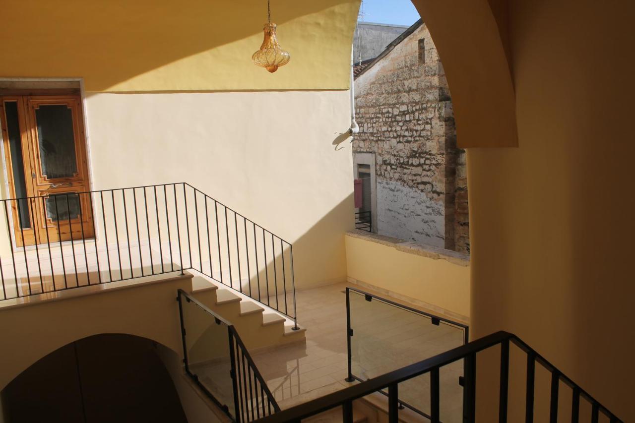 B&B Piazza Garibaldi Santeramo in Colle Eksteriør billede